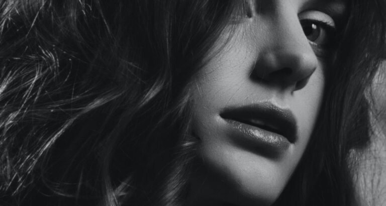 Why Natural Makeup Is Better For Your Skin