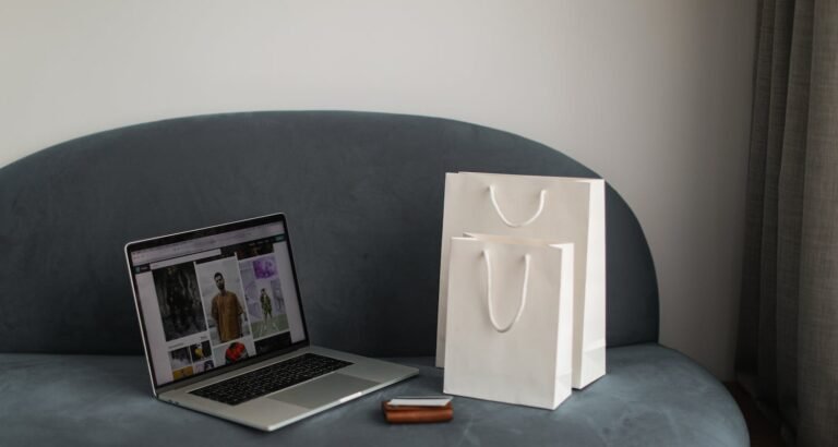 Shopping On The Internet: Smart Tips